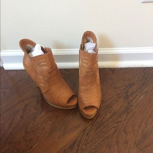 Miranda Lambert Tan Booties